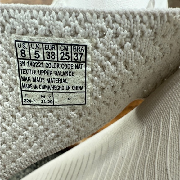 Skechers Sandals Wm 8 Thong Flip Flop Comfort Arch Fit Neutral Tan Beige - Picture 9 of 10